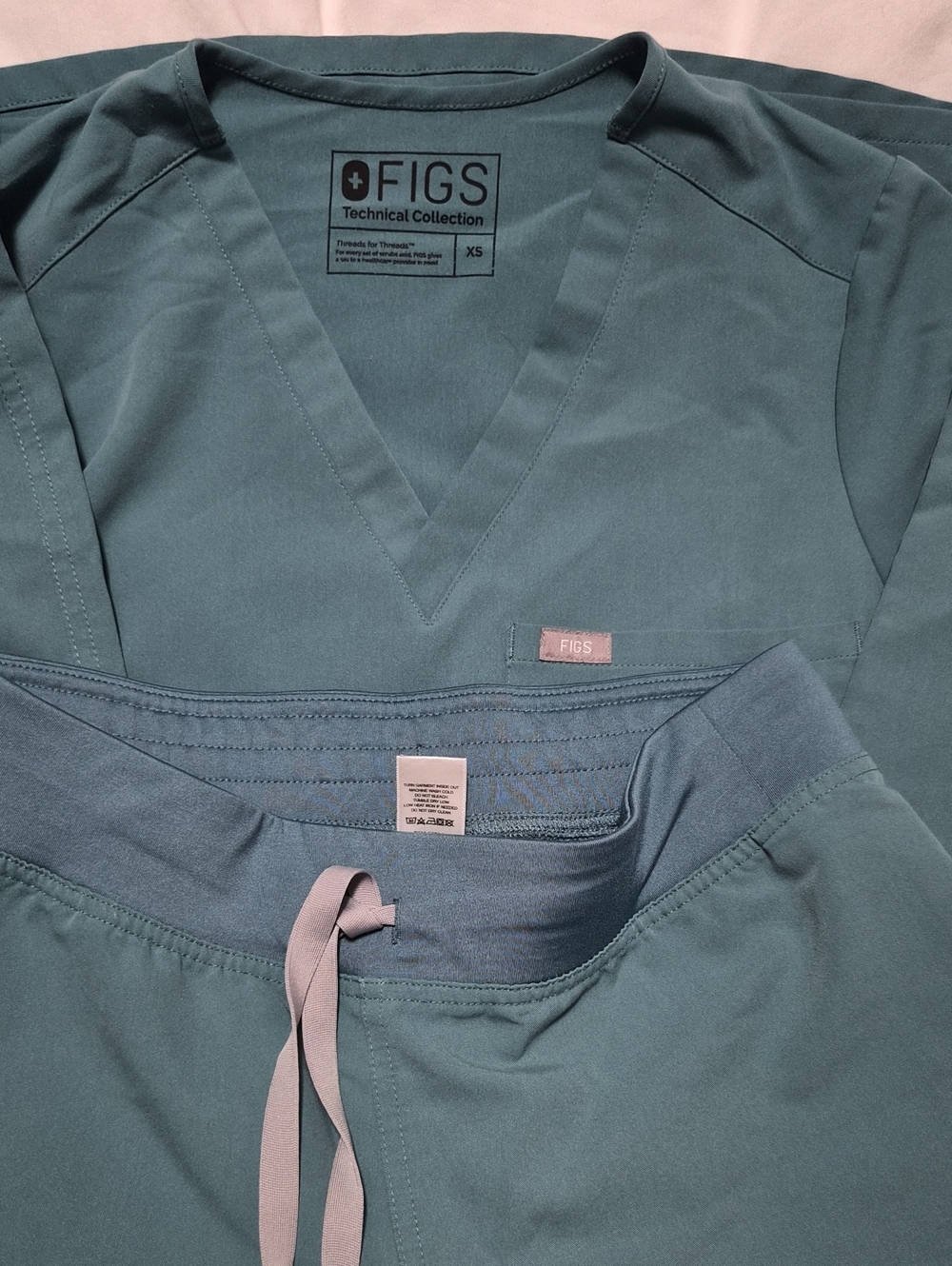 Figs Livingston/Casma-Hydrogreen Extra Small Set. Like New!